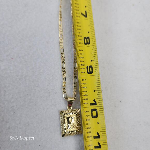 Kissyan 24k Gold Plated "R" Initial Letter Pendant 20" Figaro Chain Necklace New - Picture 3 of 4